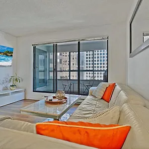 Prime Location Stylish Two-bedroom Overlooking Downtown Apartment Vancouver